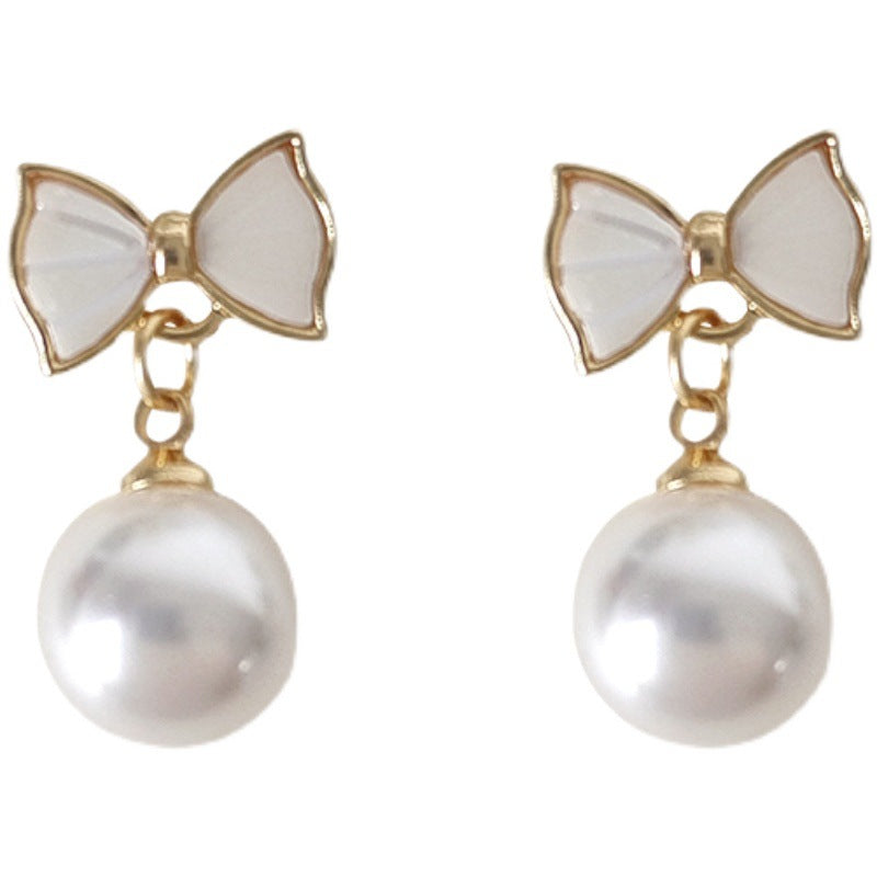 Romantic Pearl Earring for Special Moments