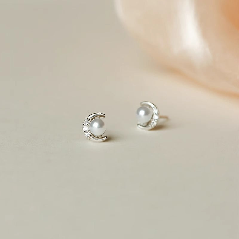 Stunning Pearl Earring for Daily Wear
