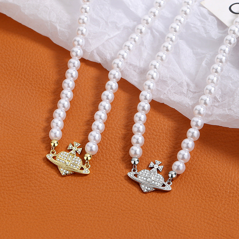 Classic Pearl Necklace with Timeless Appeal