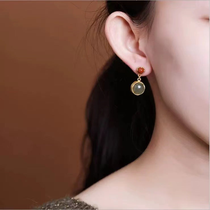 Romantic Gold Earring for Special Moments