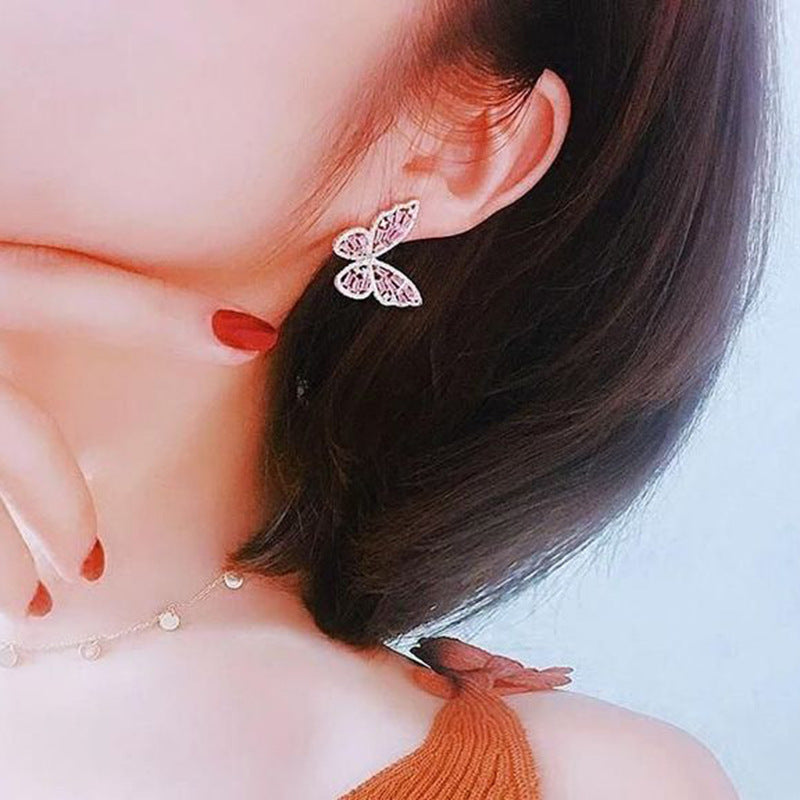 Romantic Silver Earring for Special Moments