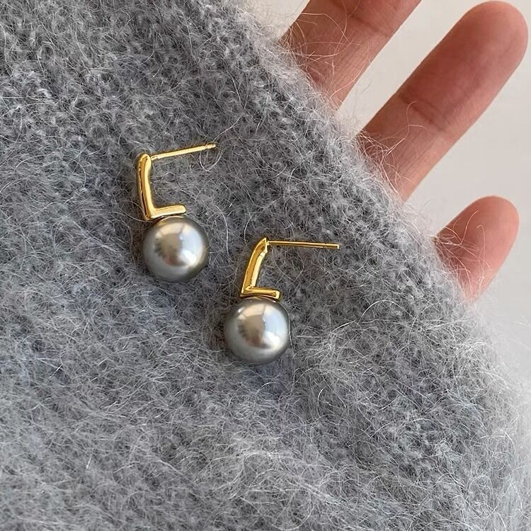 Delicate Artisan Pearl Earring
