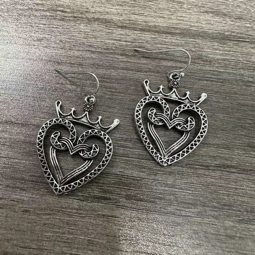 Charming Earring for Any Occasion