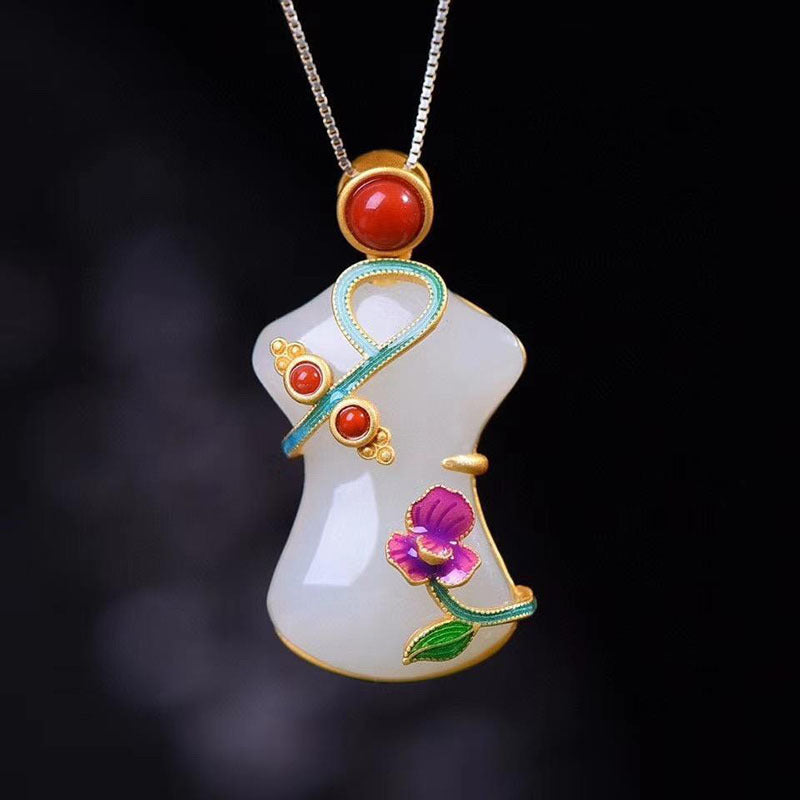 Romantic Silver Necklace for Special Moments