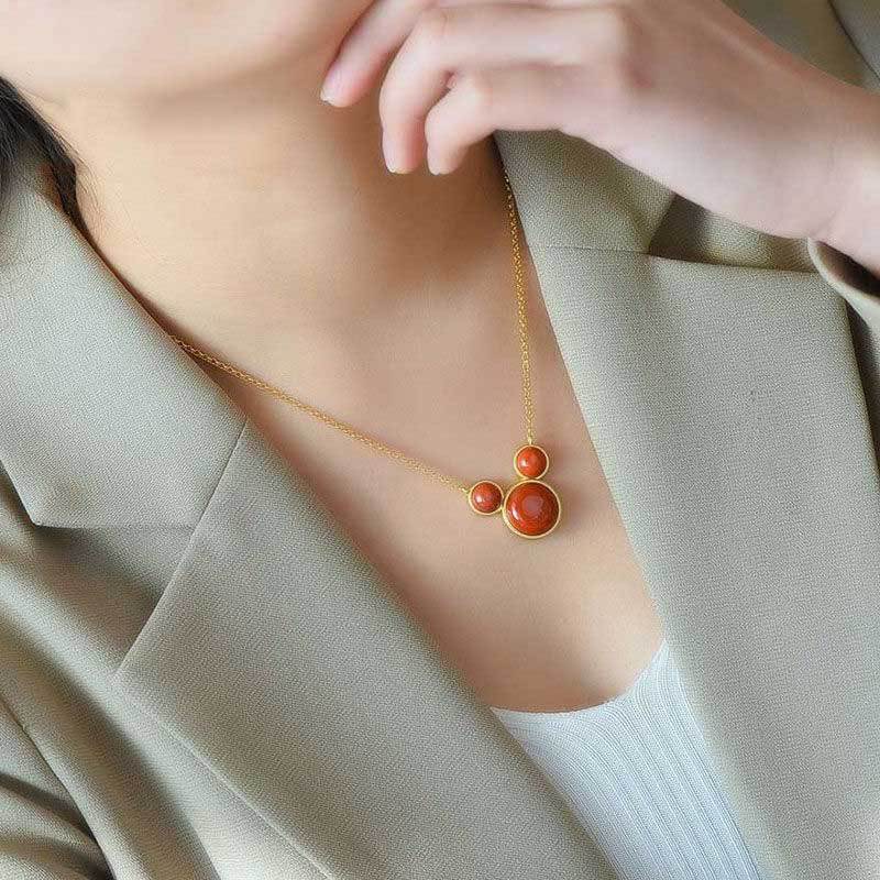 Charming Silver Necklace for Any Occasion