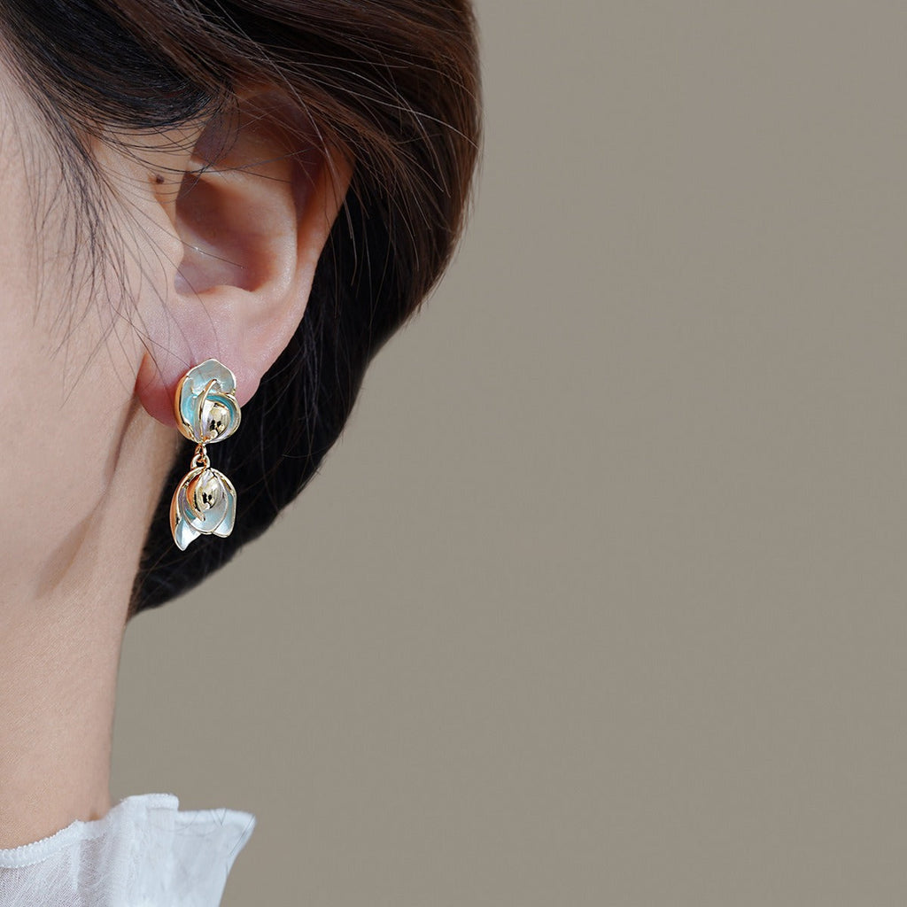 Charming Earring for Any Occasion