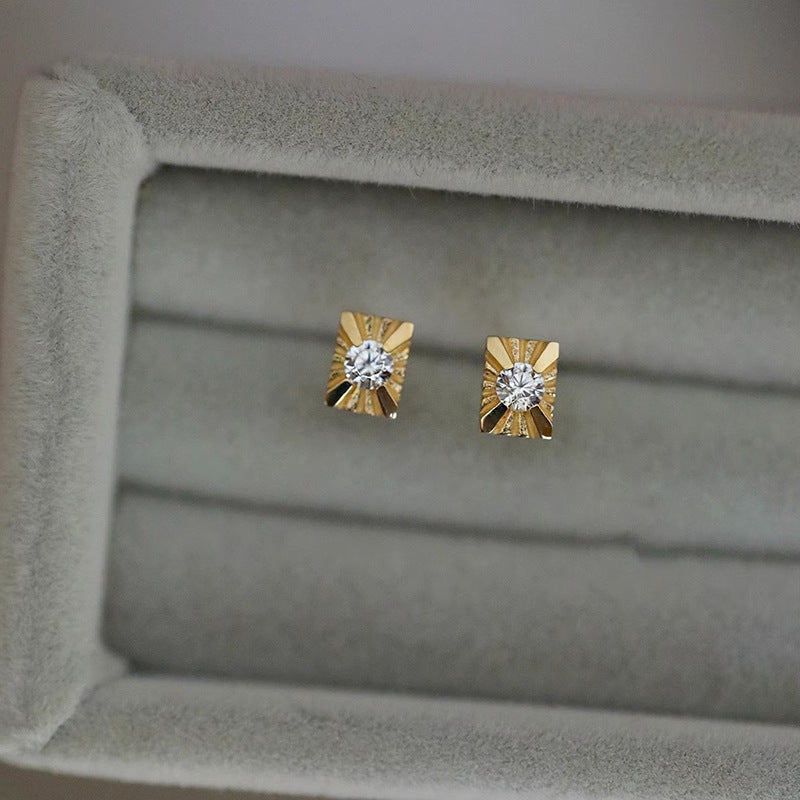 Charming Earring for Any Occasion