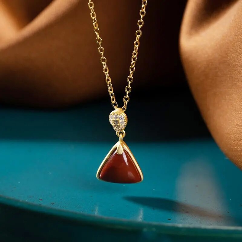 Charming Gold Necklace for Any Occasion
