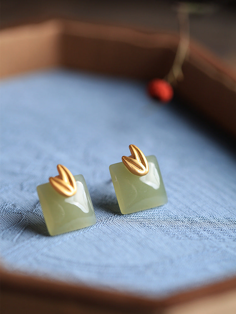 Romantic Gold Earring for Special Moments