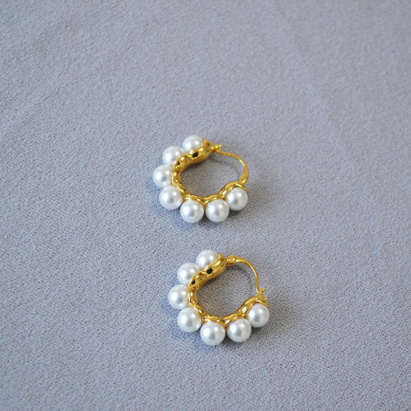 Classic Pearl Earring with Timeless Appeal
