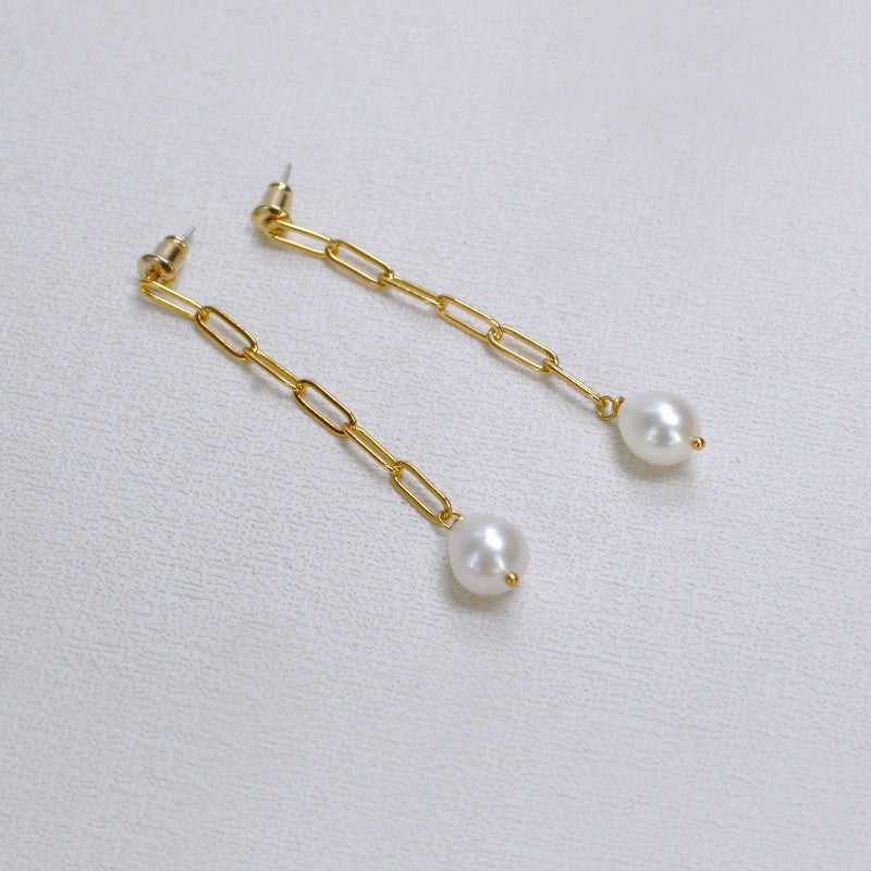 Elegant Gold Earring for Every Occasion