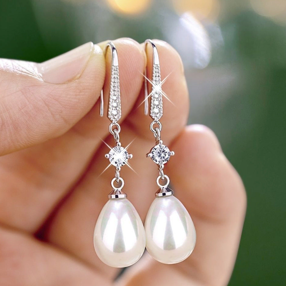 Romantic Pearl Earring for Special Moments
