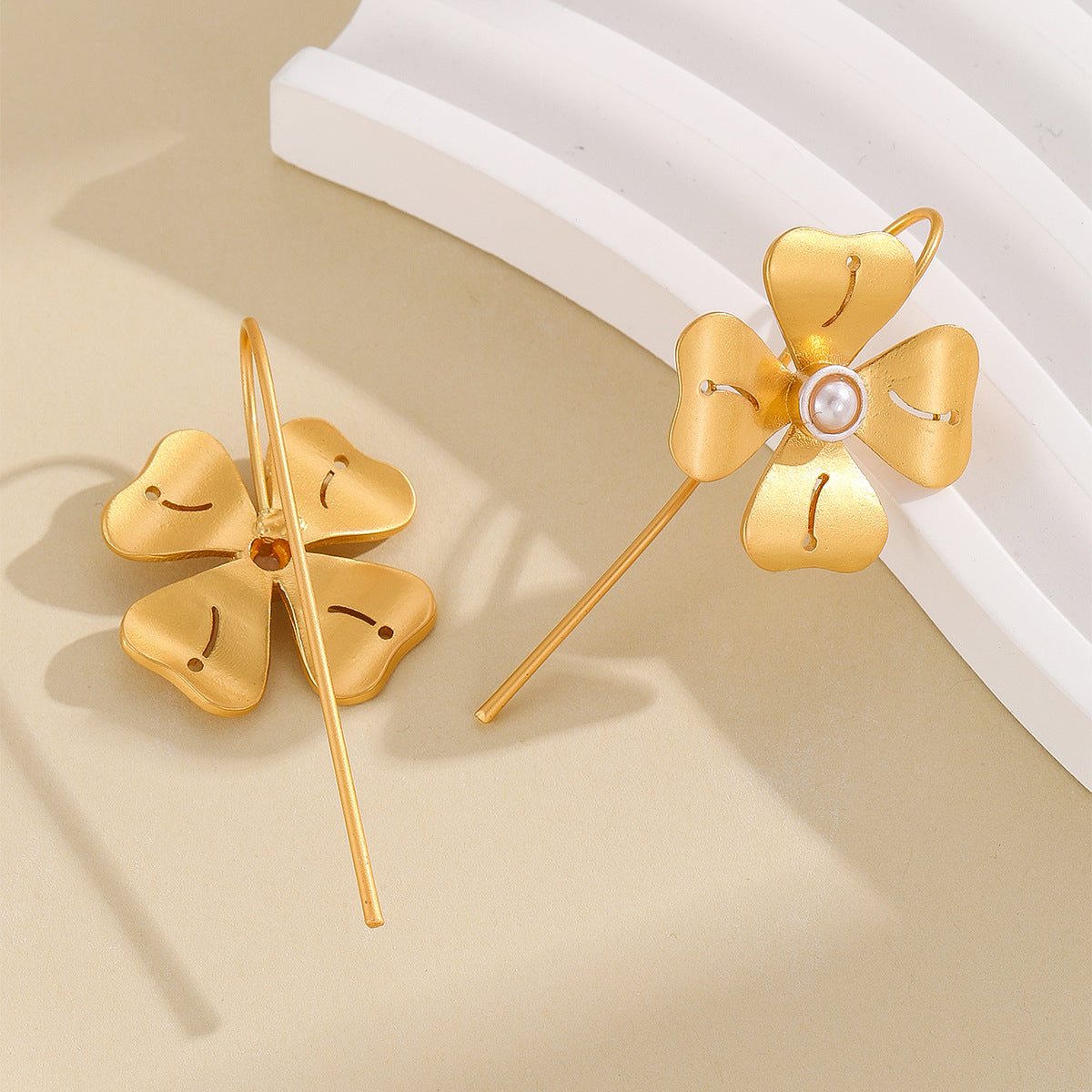 Stunning Gold Earring for Daily Wear
