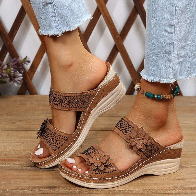 Chic Orthopedic Sandals with Unique Design