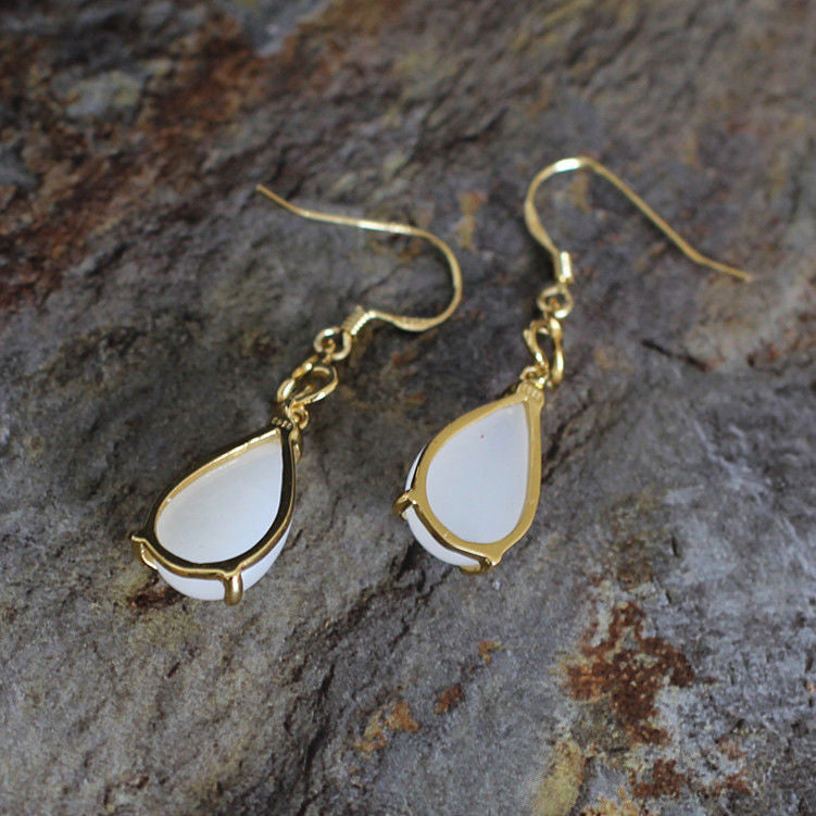 Romantic Gold Earring for Special Moments