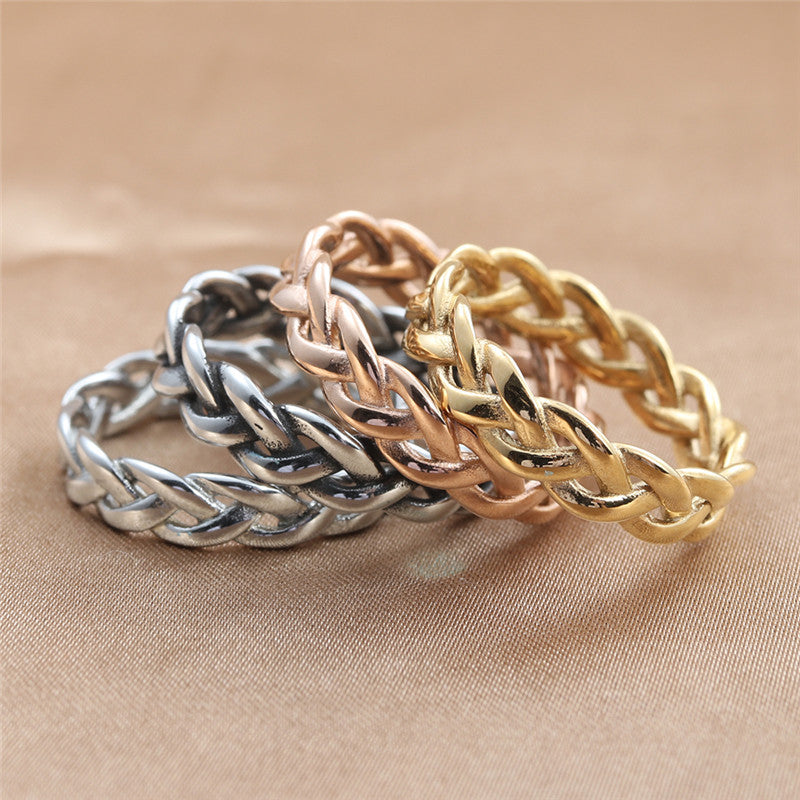 Classic Chain with Timeless Appeal