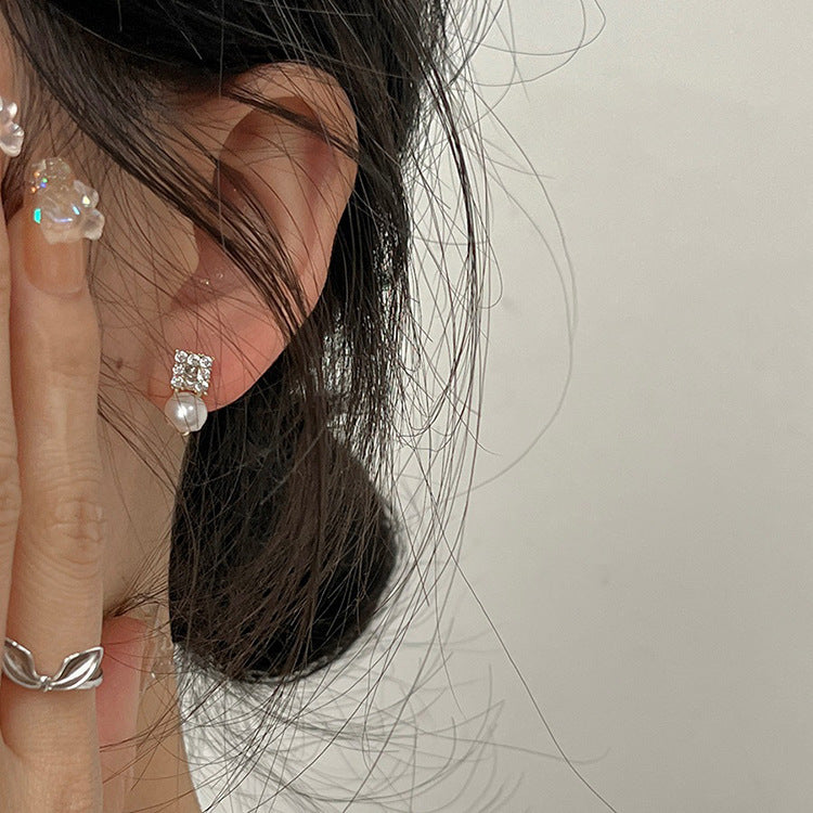Stunning Pearl Earring for Daily Wear