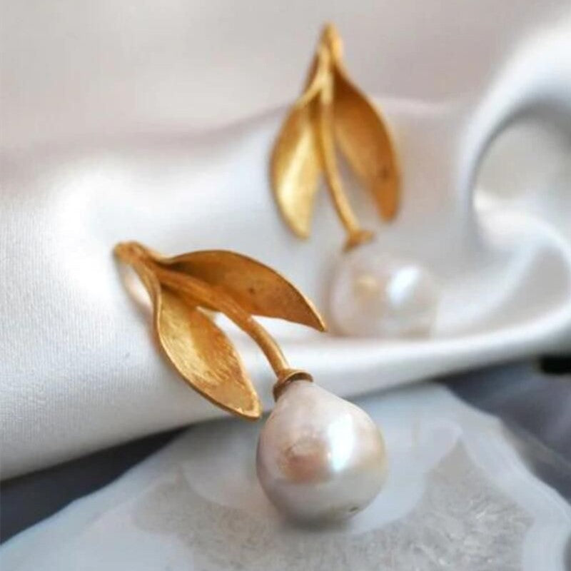 Elegant Gold Earring for Every Occasion