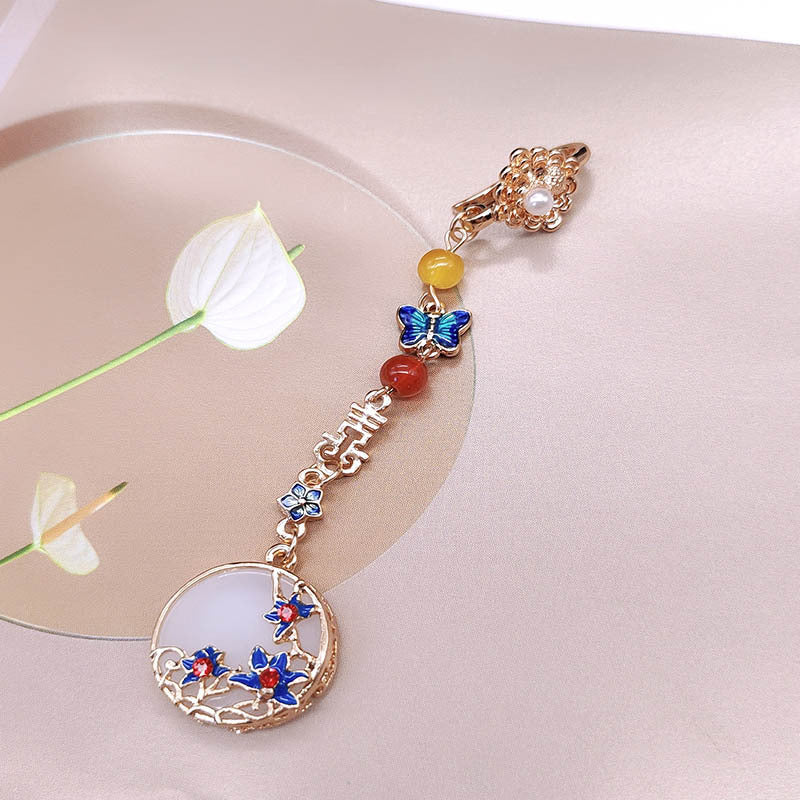 Classic Pendant with Timeless Appeal