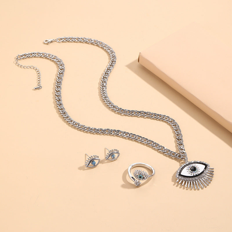 Beautiful Set with Unique Style