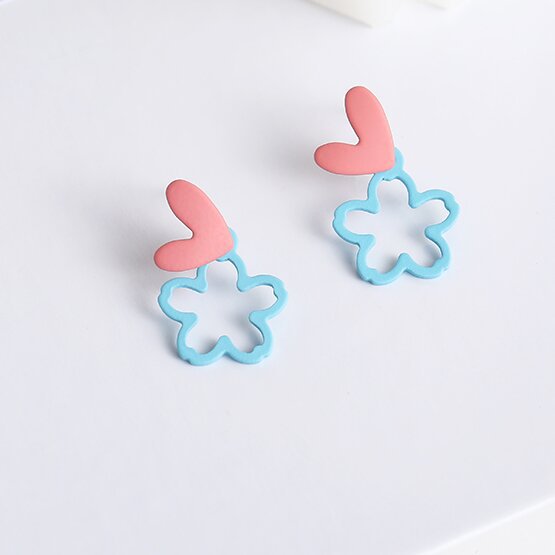 Charming Earring for Any Occasion