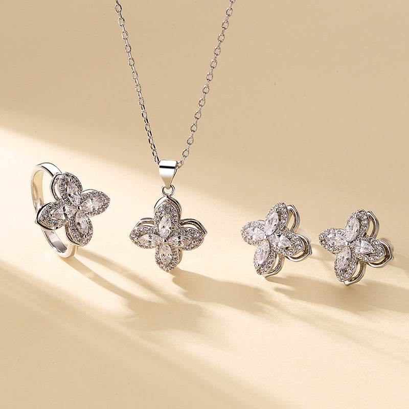 Stunning Necklace for Daily Wear