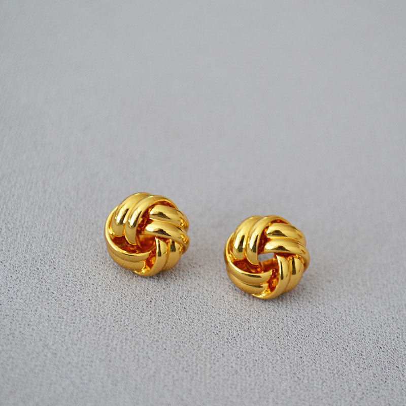 Vintage Handmade Gold Earring
