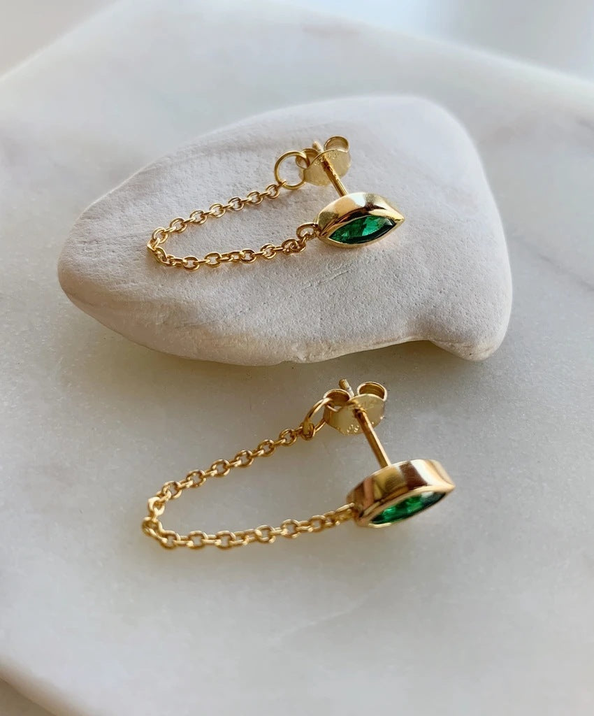 Charming Gold Earring for Any Occasion