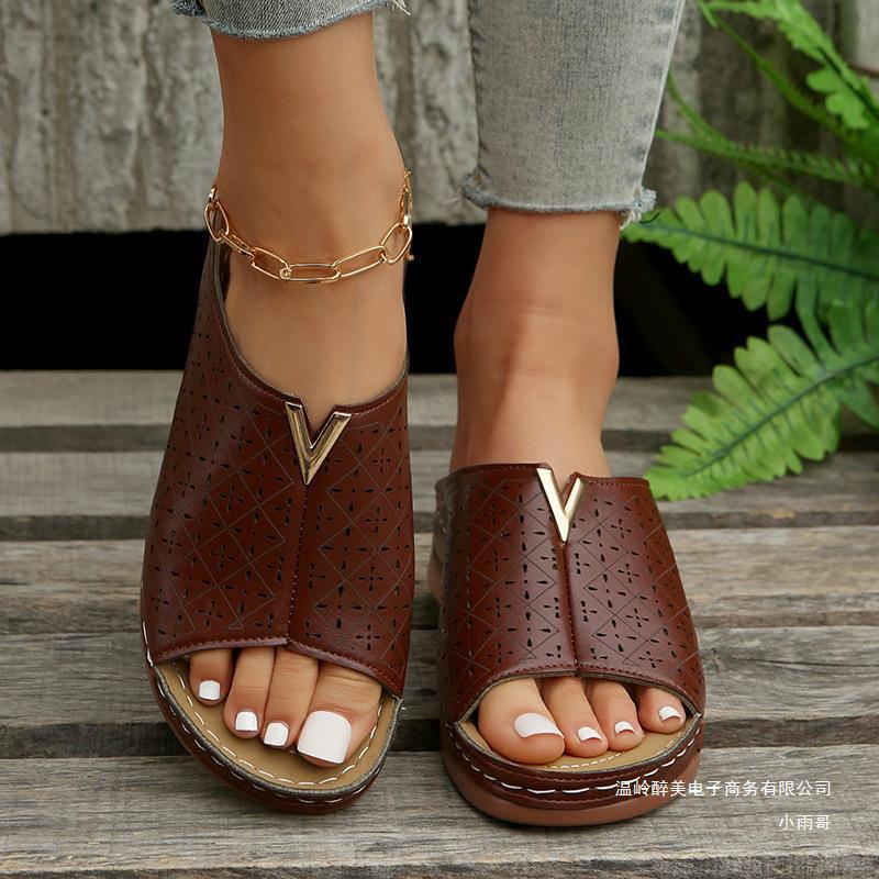 Chic Orthopedic Sandals with Unique Design