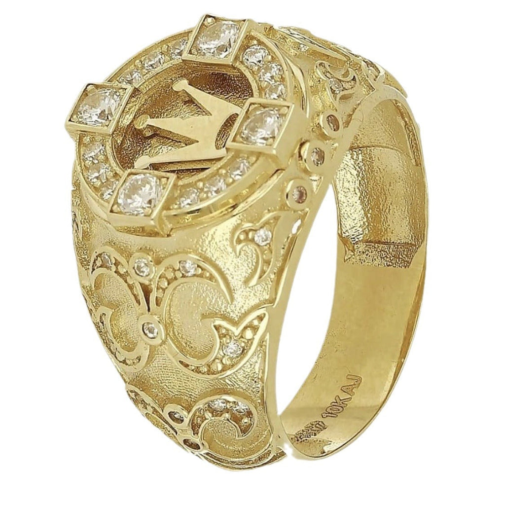 Classic Gold Ring with Timeless Appeal