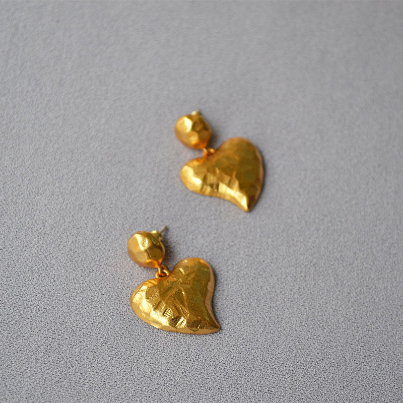 Elegant Gold Earring for Every Occasion