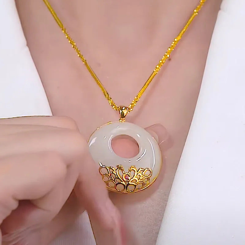 Charming Gold Necklace for Any Occasion
