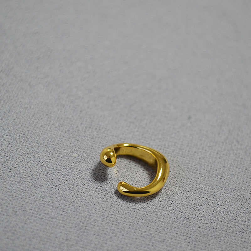 Classic Gold Earring with Timeless Appeal