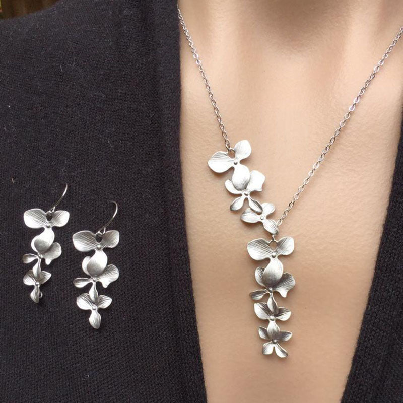 Classic Silver Set with Timeless Appeal