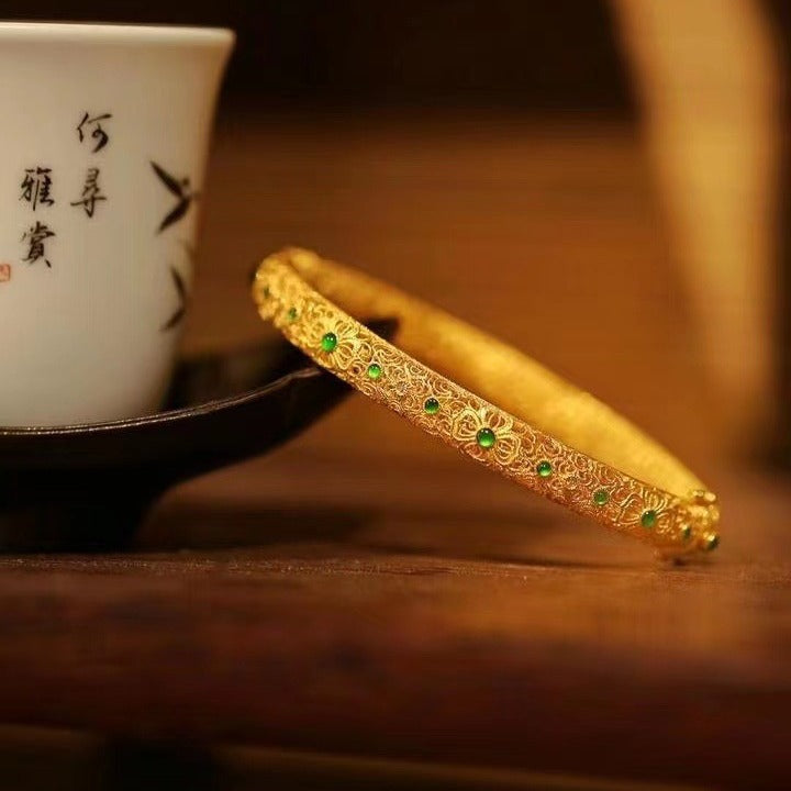 Charming Gold Bracelet for Any Occasion