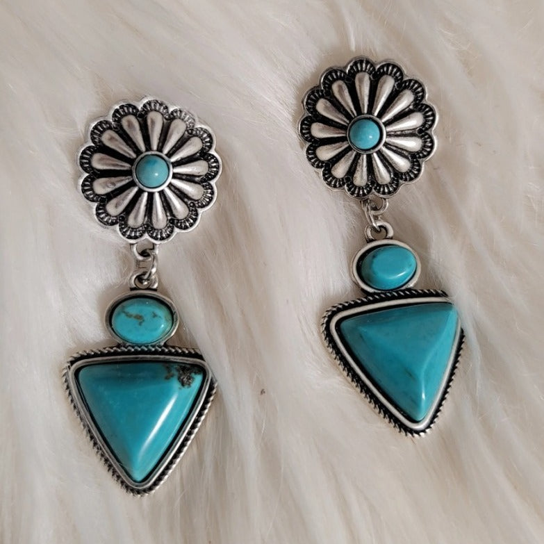 Elegant Silver Earring for Every Occasion