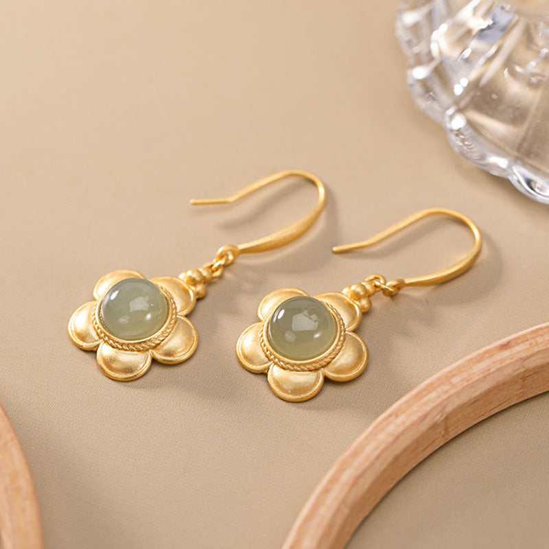 Romantic Gold Earring for Special Moments