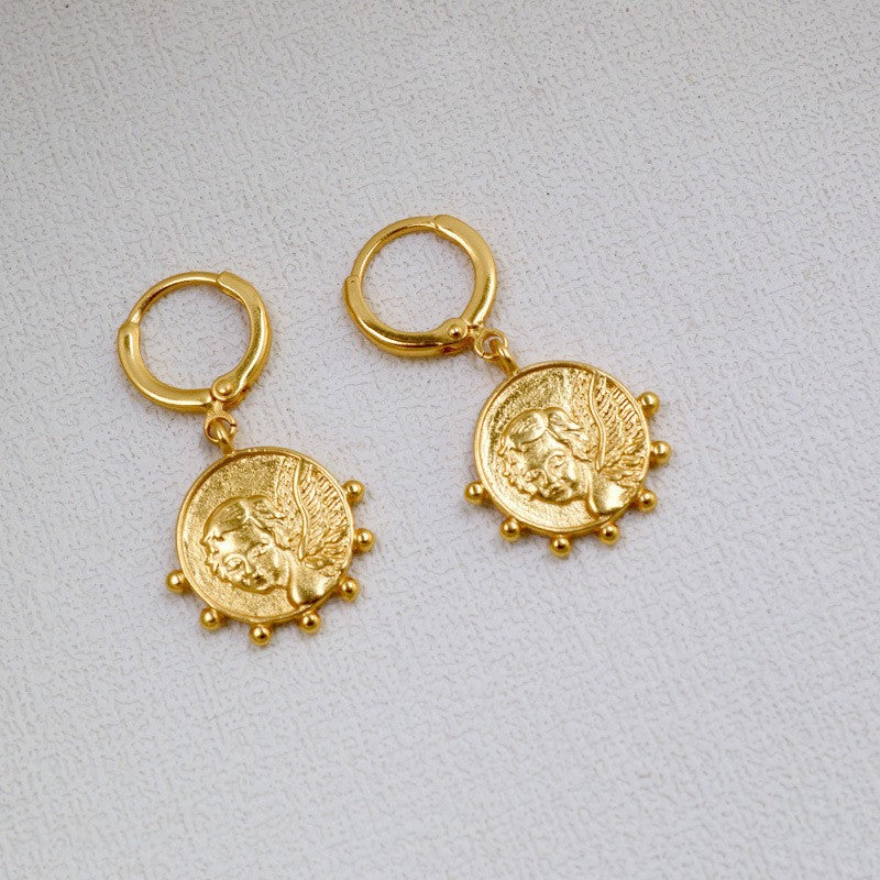 Elegant Gold Earring for Every Occasion