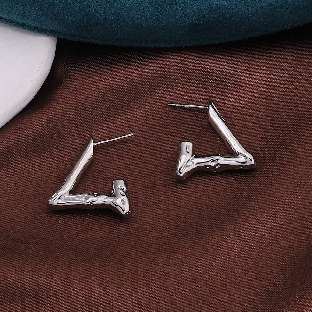 Romantic Gold Earring for Special Moments