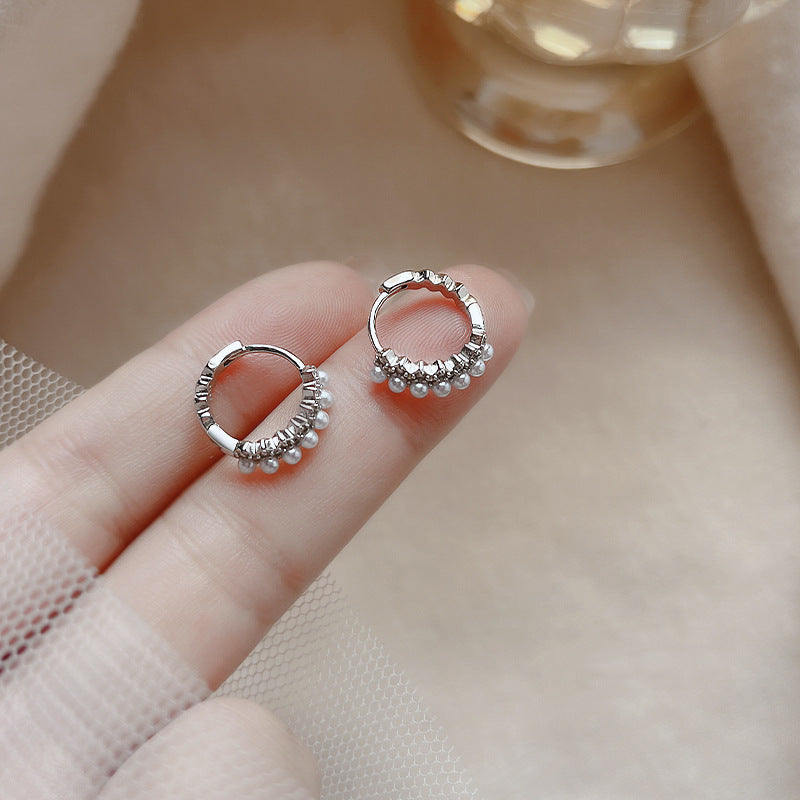 Classic Pearl Earring with Timeless Appeal