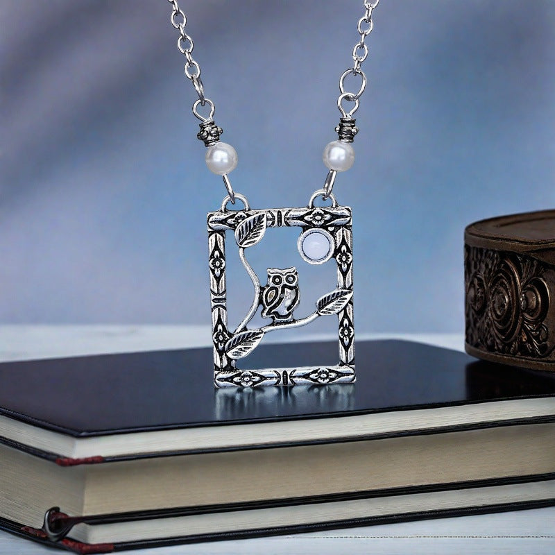 Classic Pearl Necklace with Timeless Appeal