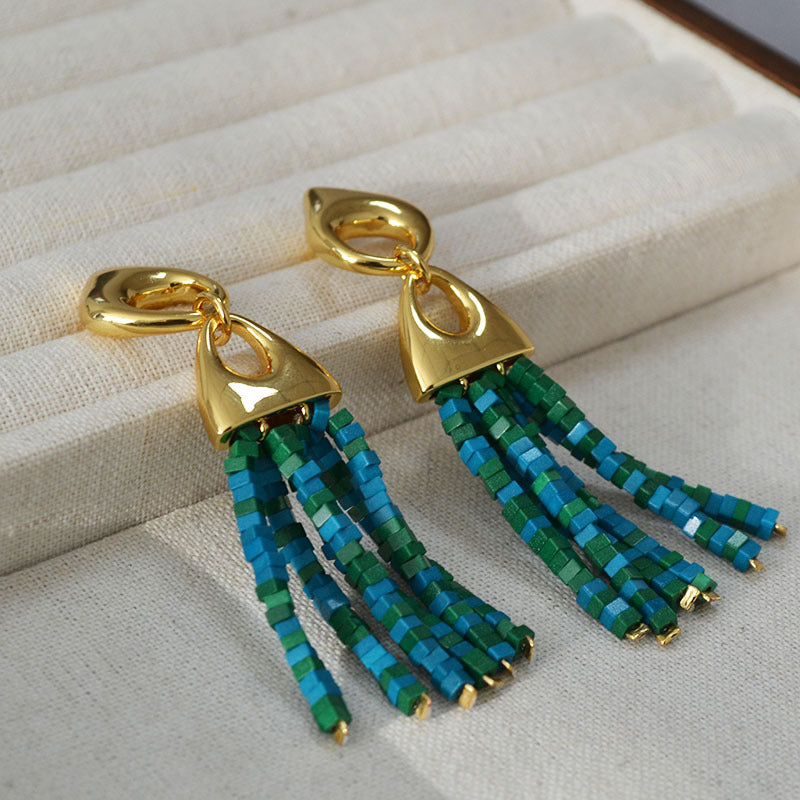 Charming Silver Earring for Any Occasion