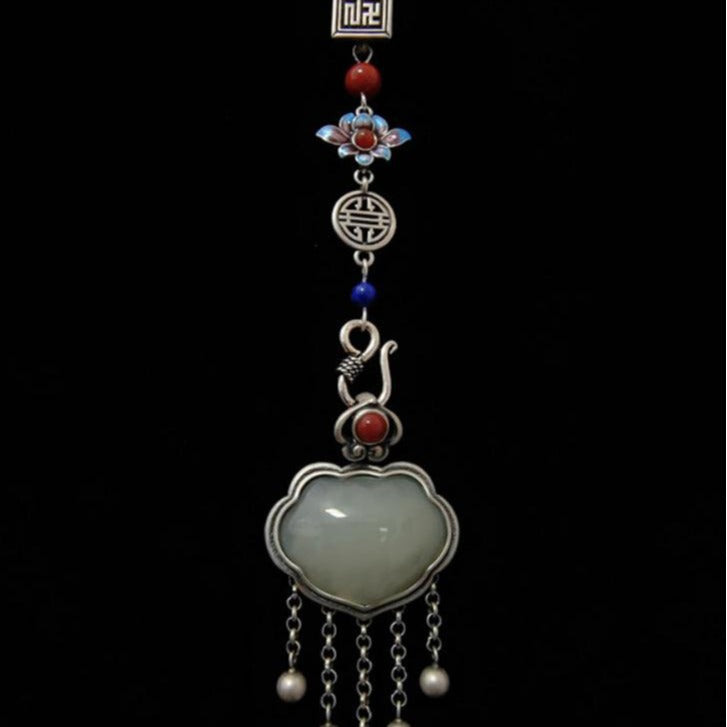 Charming Silver Pendant for Any Occasion