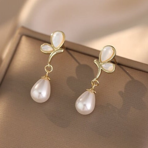 Romantic Pearl Earring for Special Moments