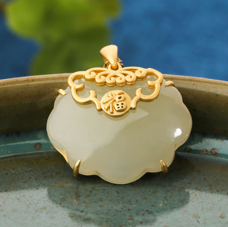 Romantic Gold Necklace for Special Moments