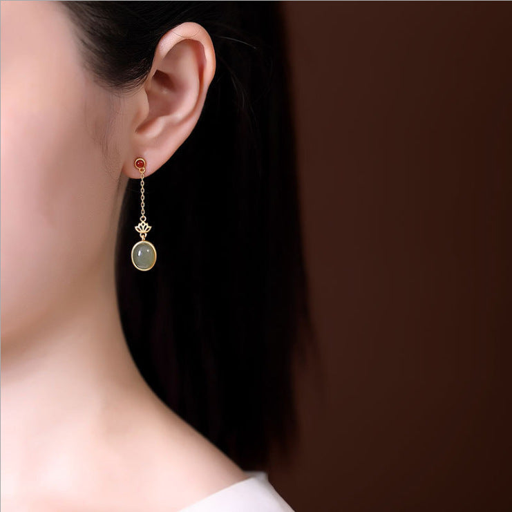 Romantic Silver Earring for Special Moments