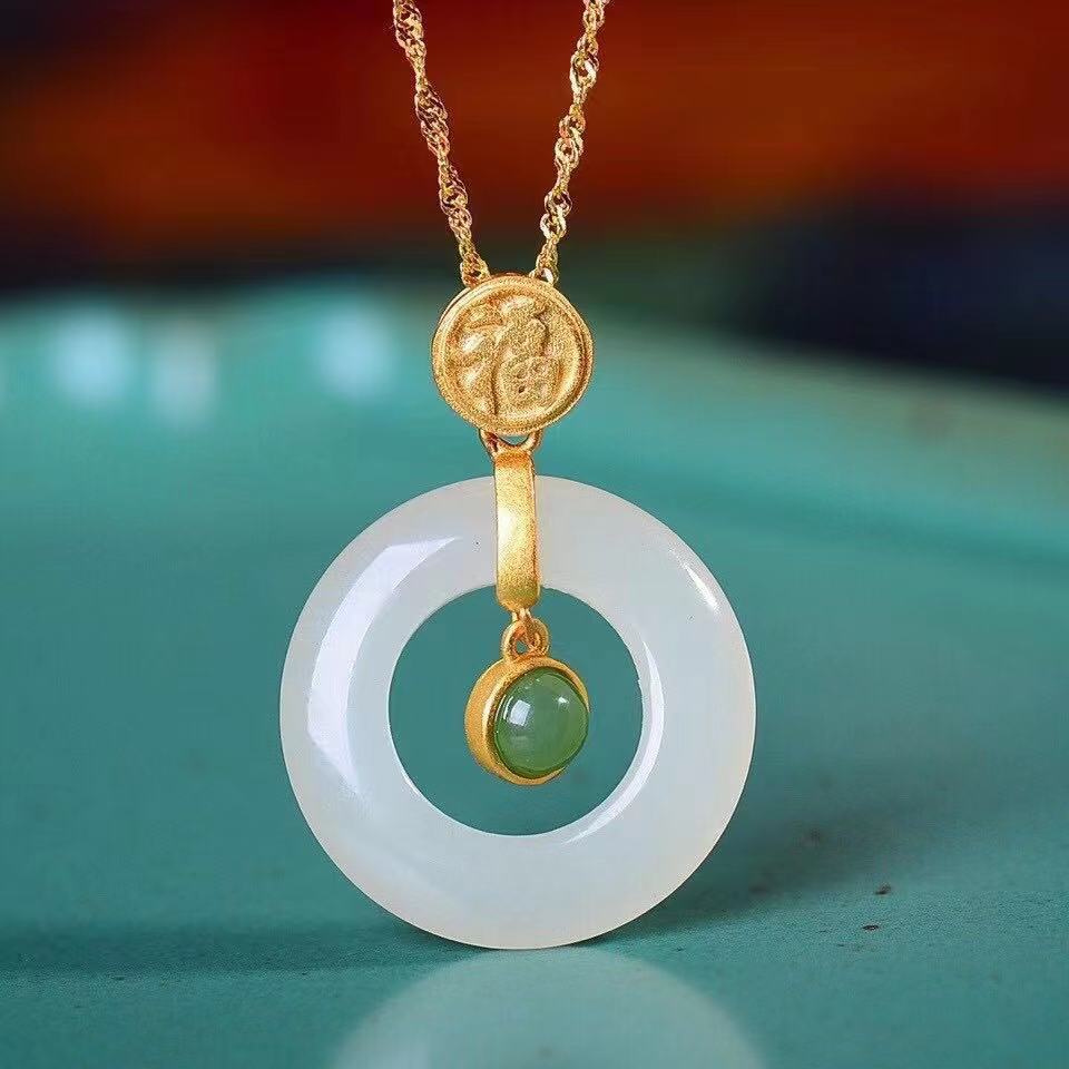 Stunning Gold Necklace for Daily Wear