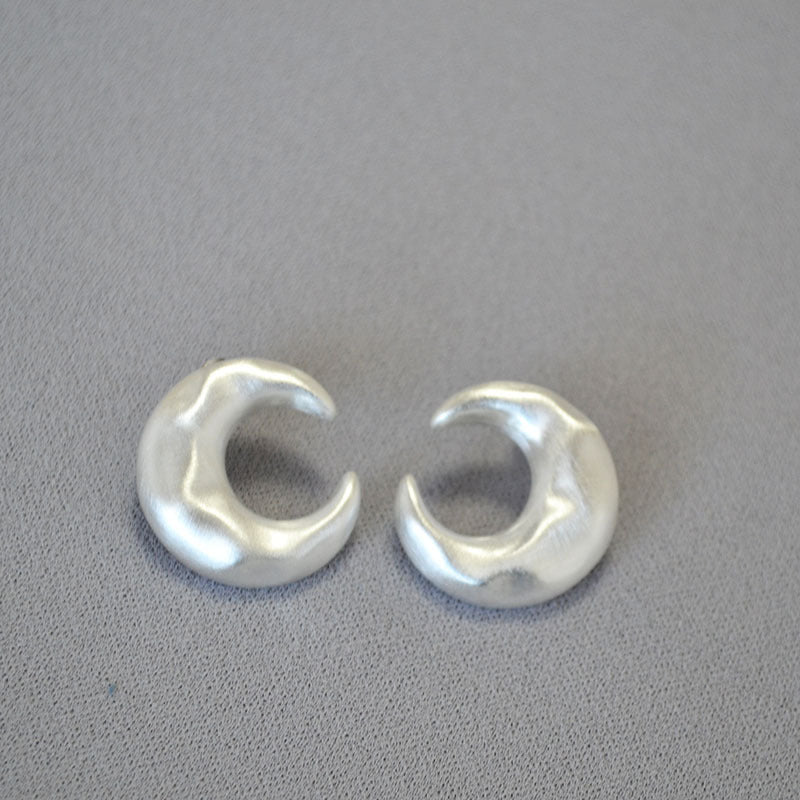 Charming Silver Earring for Any Occasion
