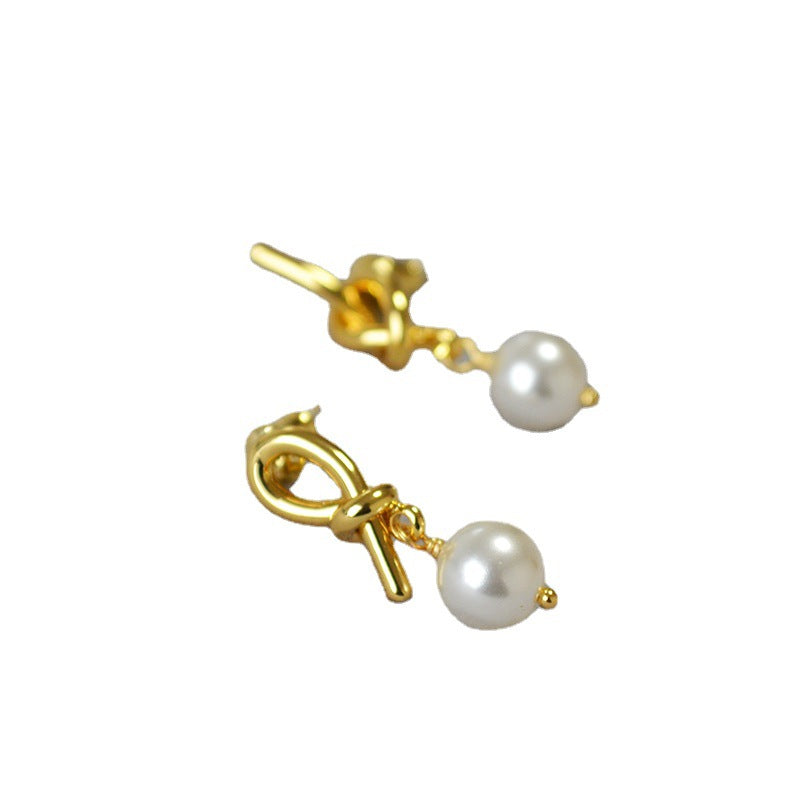 Romantic Gold Earring for Special Moments