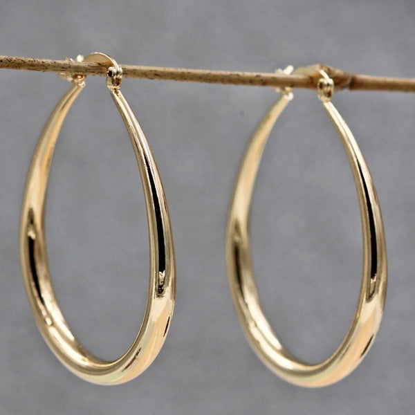 Classic Silver Earring with Timeless Appeal